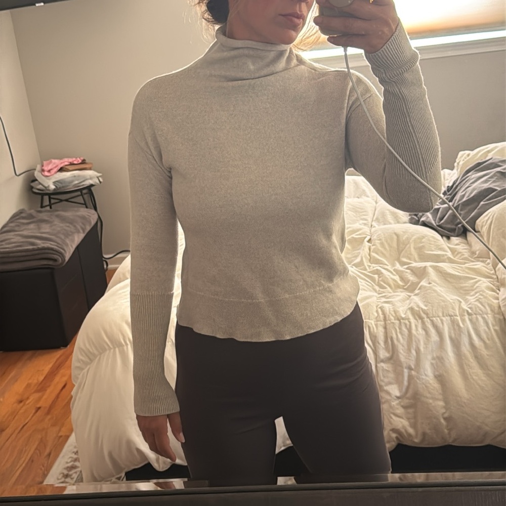 Wilfred Merino Wool Women's Gray Turtleneck Sweater